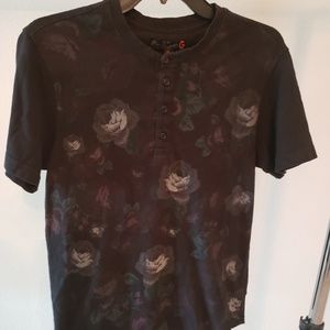 Men's Guess tshirt
